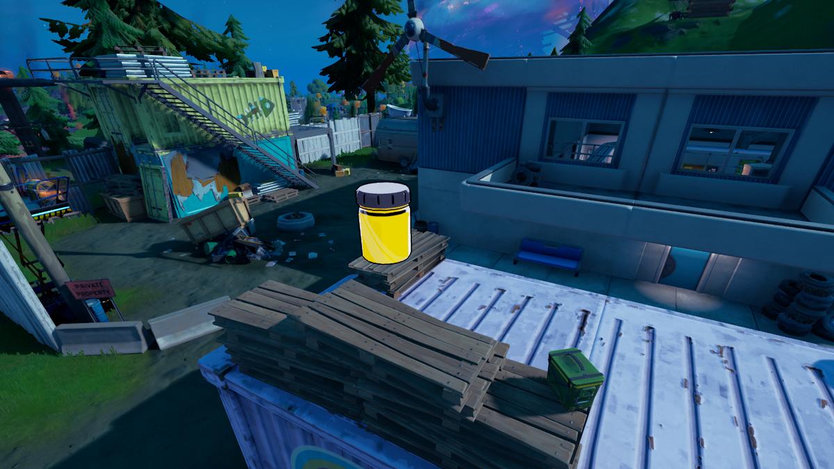 A Midas Gold Ink Bottle in Fortnite