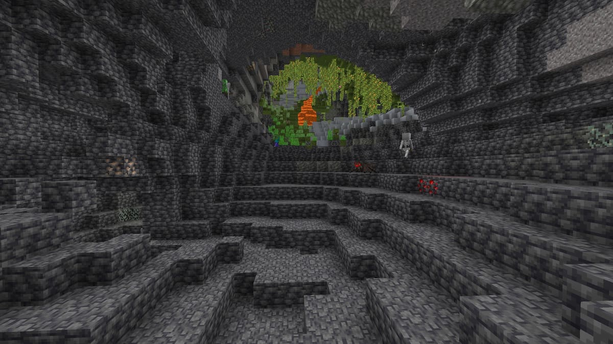 A tunneling Deepslate cavern with a Lush Cave and lots of diamonds